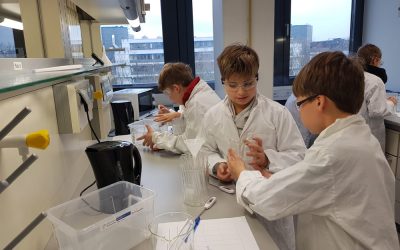 5er und 11er besuchen Lehr-Lern-Labor der Universität Duisburg Essen